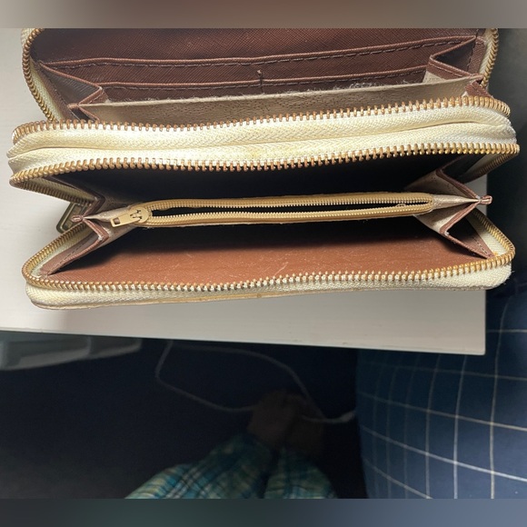 Michael Kors Double Zipper Jet Set Wallet - Picture 11 of 12